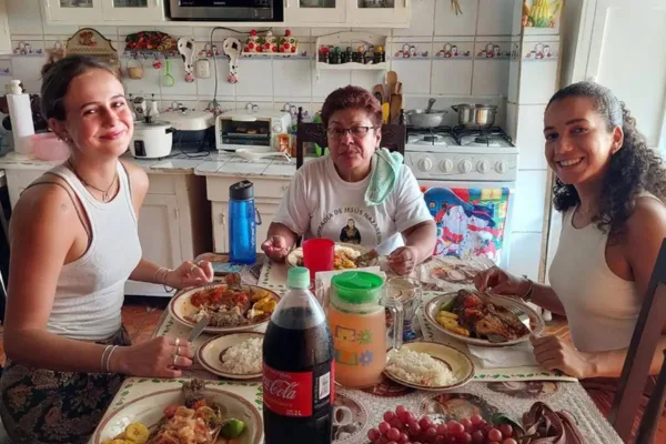 Full immersion Spanish programs in Granada Nicaragua with host family meals
